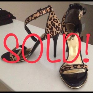 🤩Guess Ankle Strap LeopardPrint Sandal Heels sz 9
